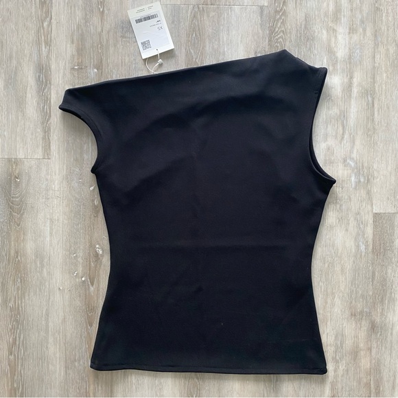 Oak and Fort Off Shoulder Top - Picture 4 of 4